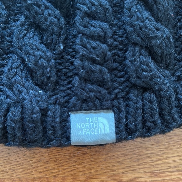 North Face Black Ribbed Beanie - Picture 2 of 6
